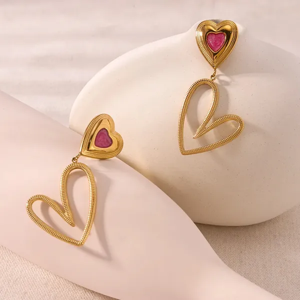 Gold_Dangling_Heart_Earrings_For_Women